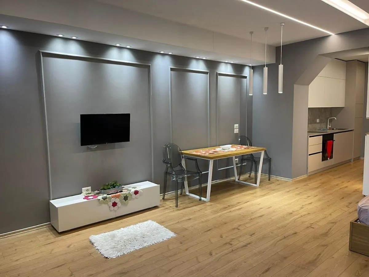 Square 21 Studio Apartments Tirana 0*,