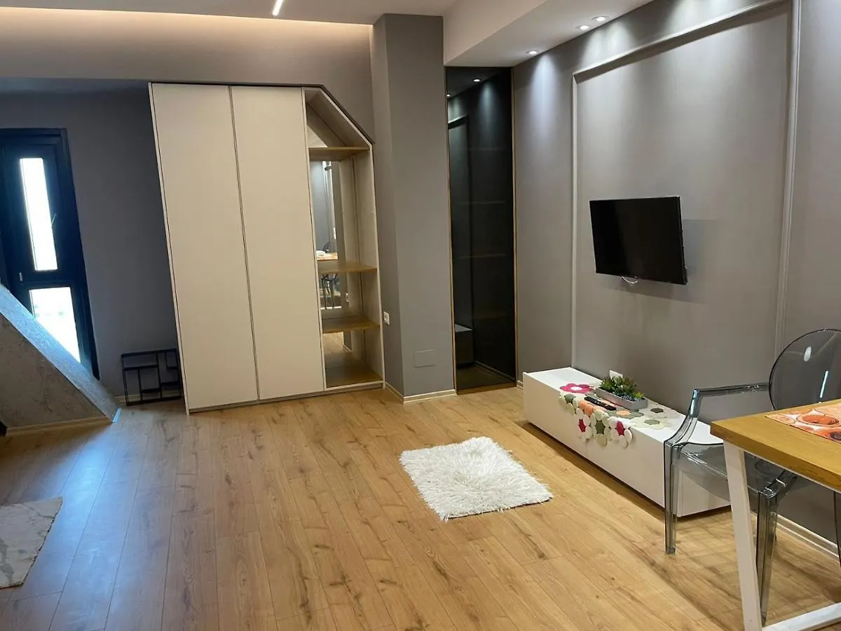 Square 21 Studio Apartments Tirana 0*,