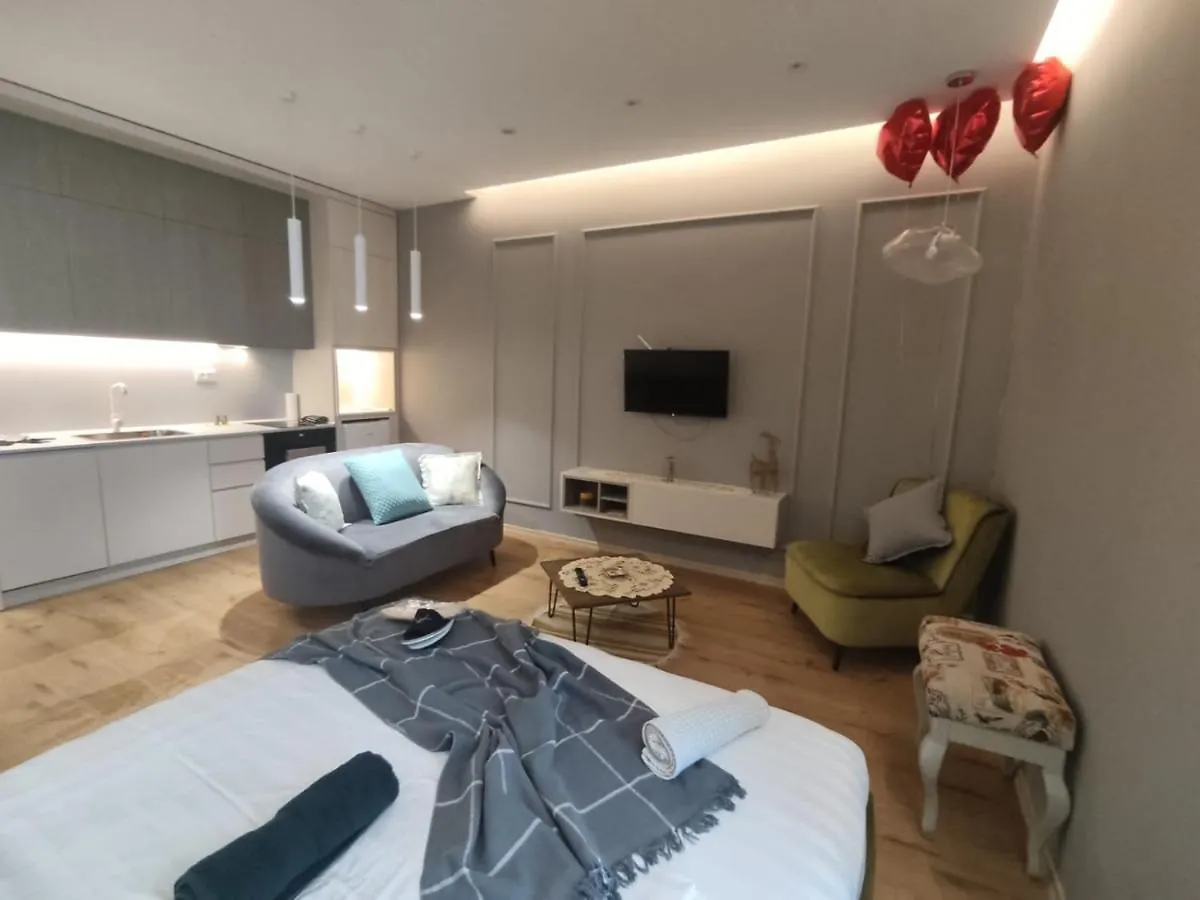 Square 21 Studio Apartments Tirana 0*,  Albania