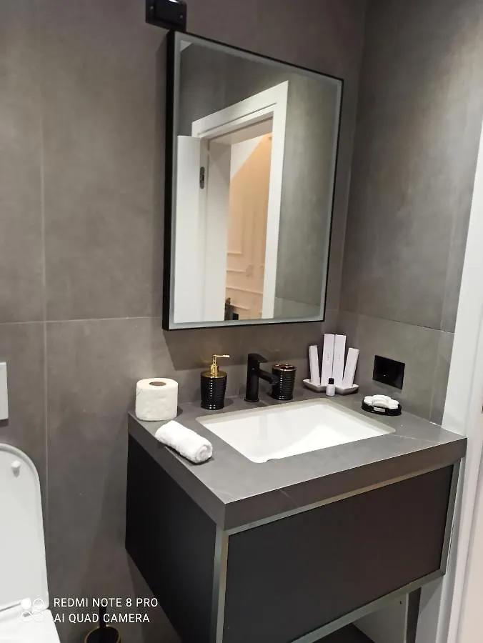 Square 21 Studio Apartments Tirana